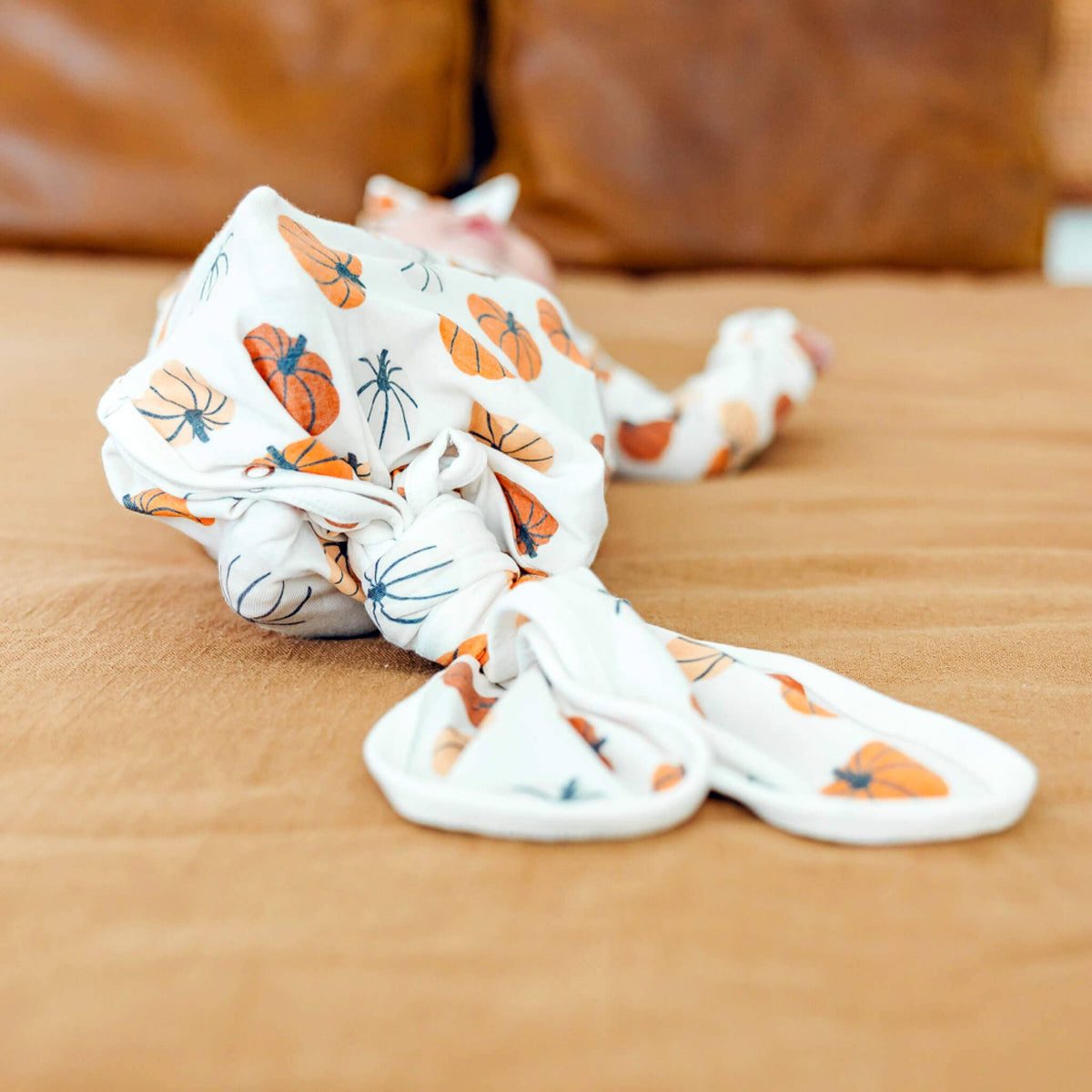Newborn Knot Gown Karver