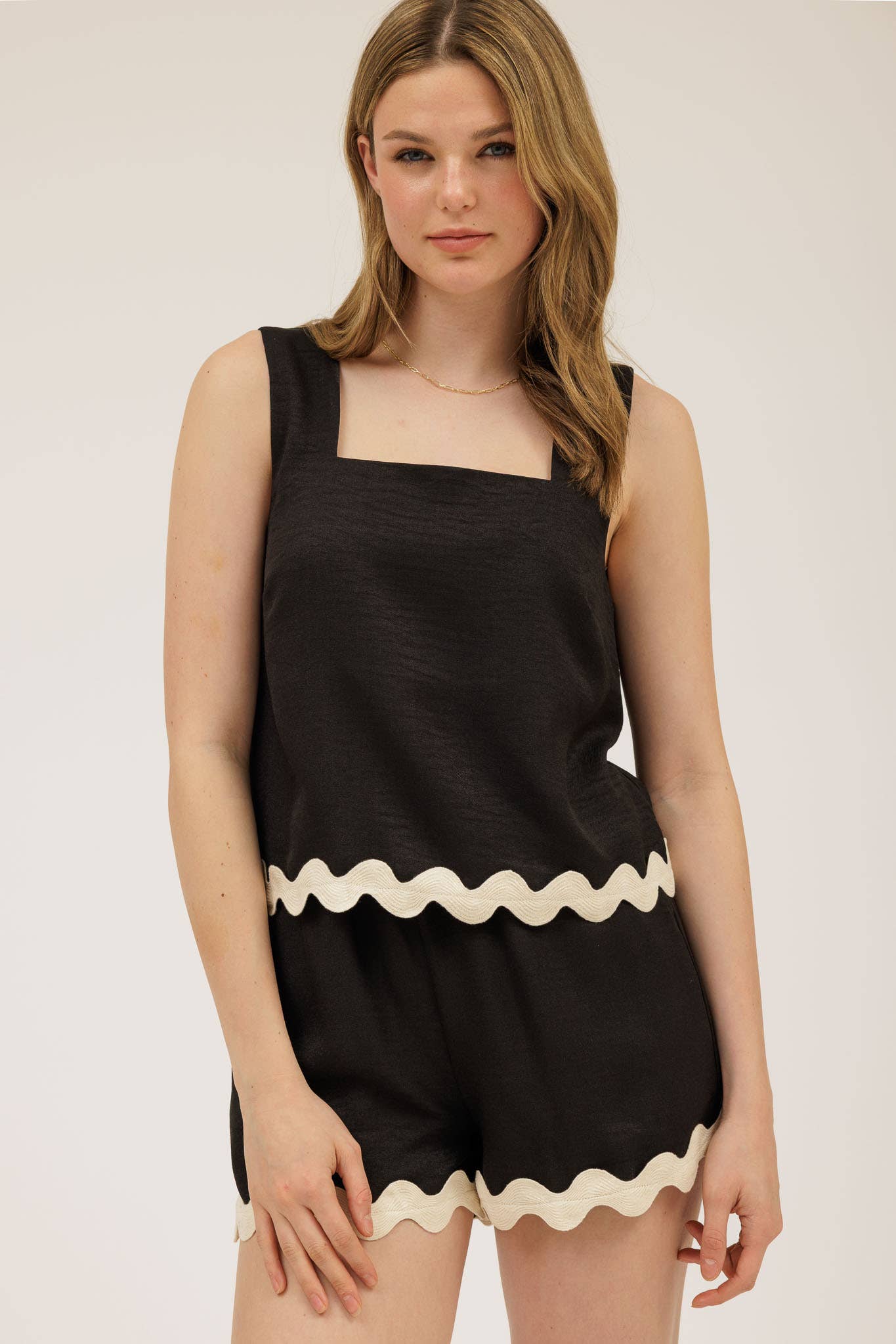 WAVY HEM SHORT SET