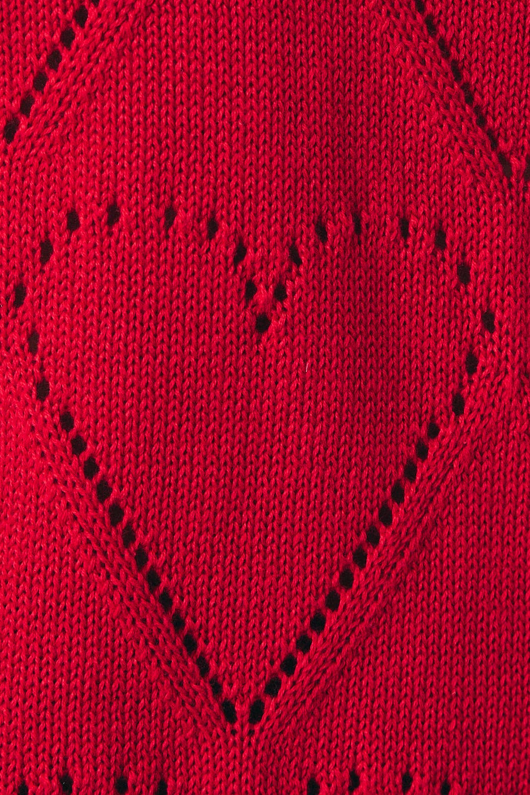 LONG SLEEVE HEART SWEATER