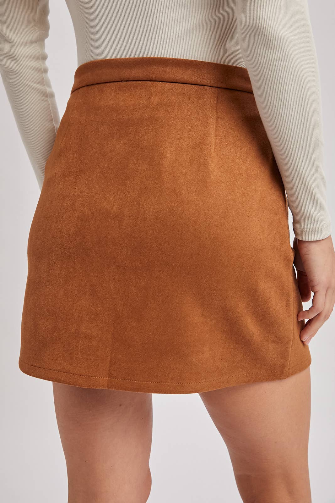 BUTTON FAUX SUEDE MINI SKIRT
