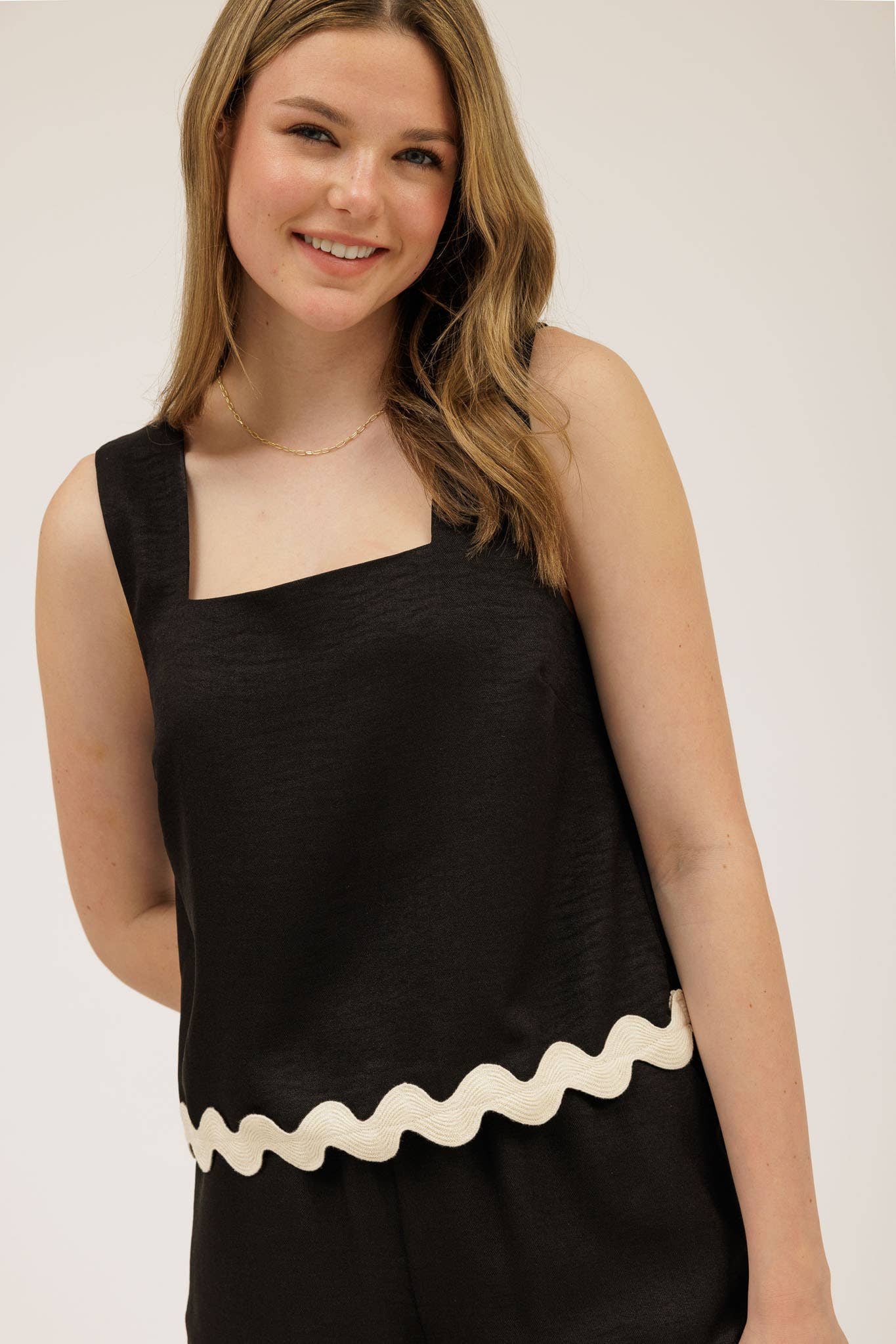 WAVY HEM SHORT SET