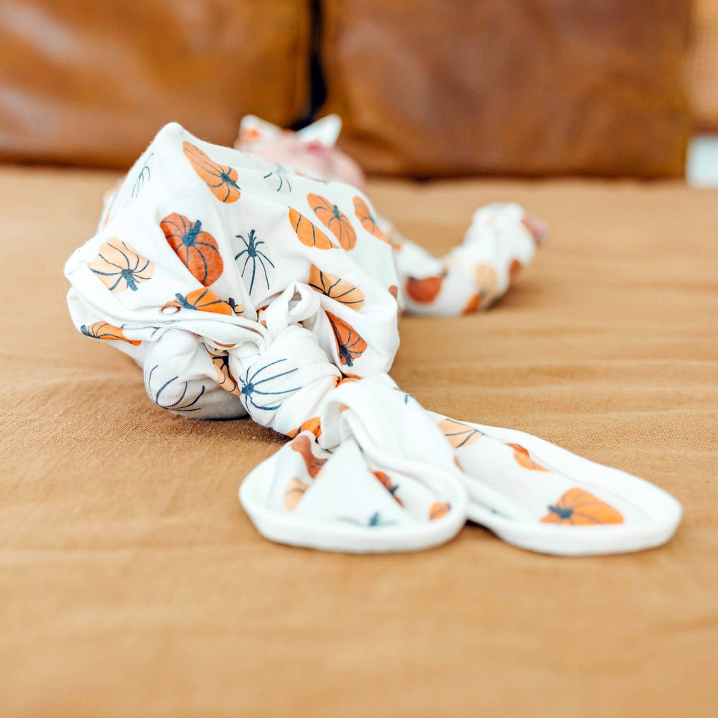 Newborn Knot Gown Karver