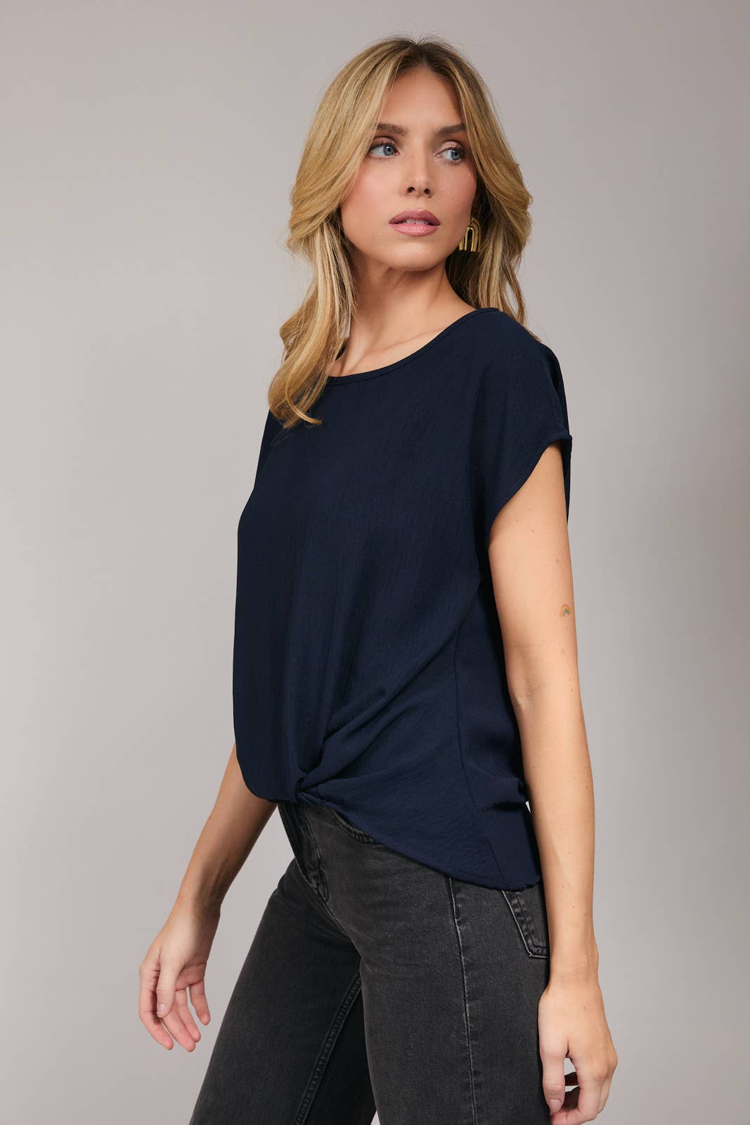 TWIST DETAIL TOP