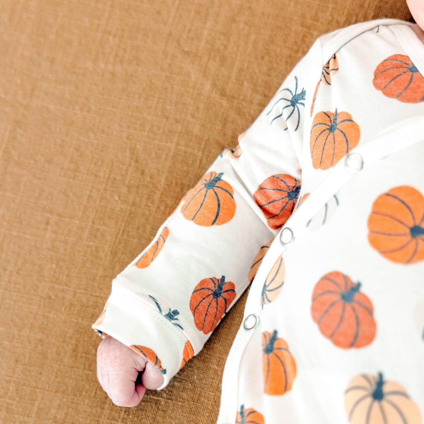 Newborn Knot Gown Karver