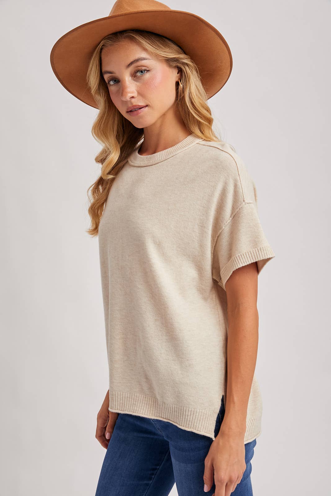 CREW NECK KNIT TOP