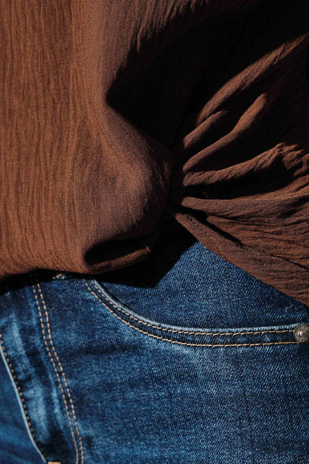 TWIST DETAIL TOP