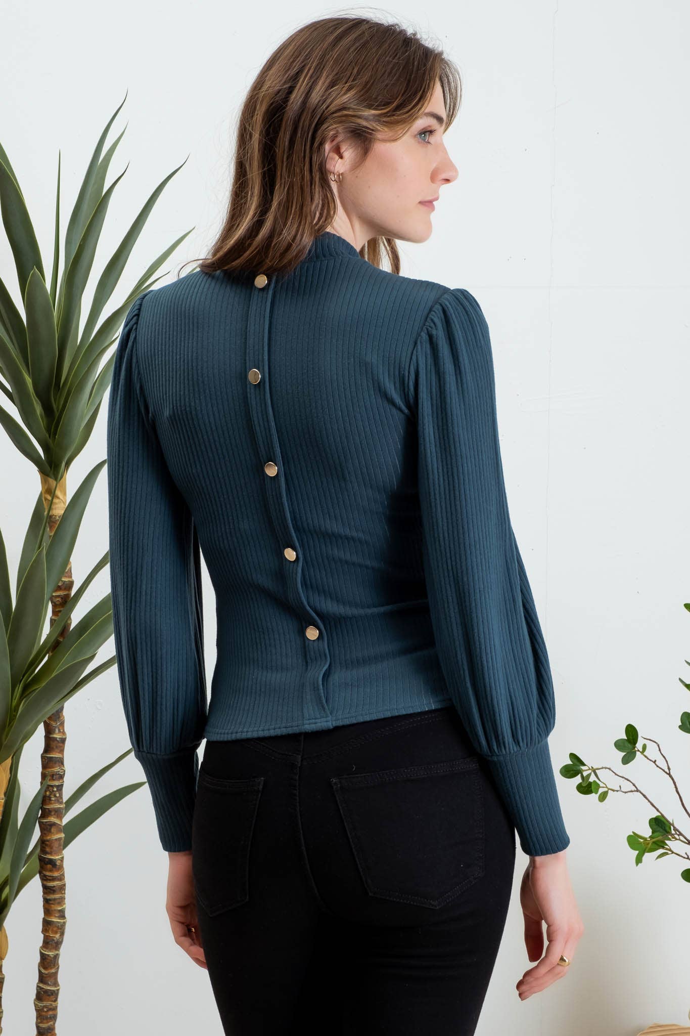 MOCK NECK BACK BUTTON TOP