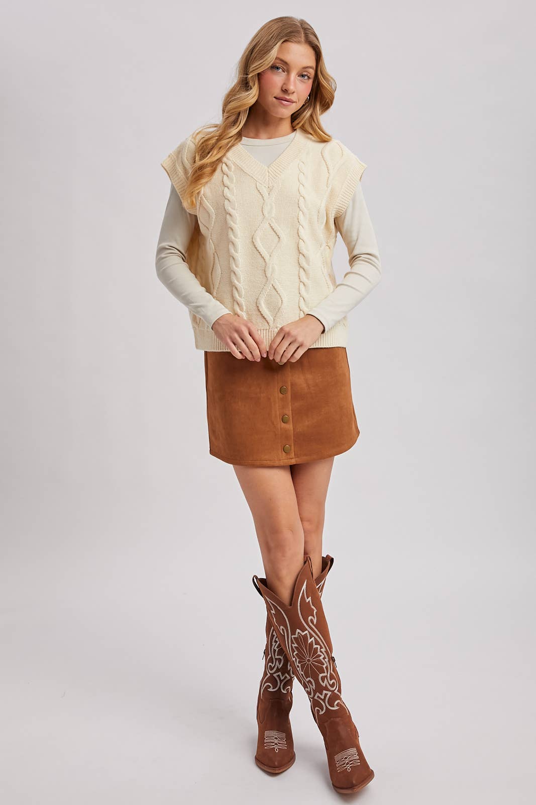BUTTON FAUX SUEDE MINI SKIRT