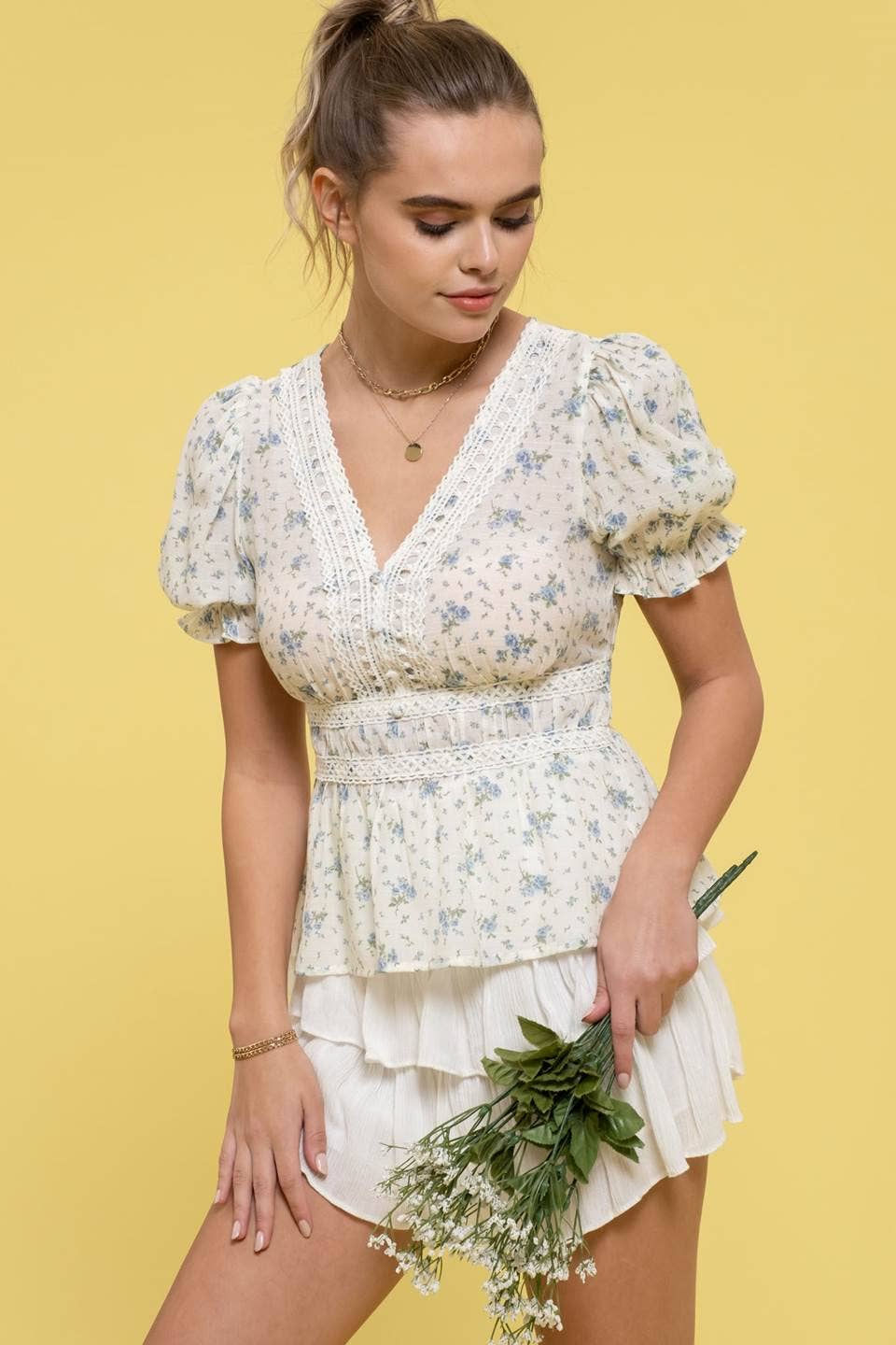 V NECK FLORAL TOP