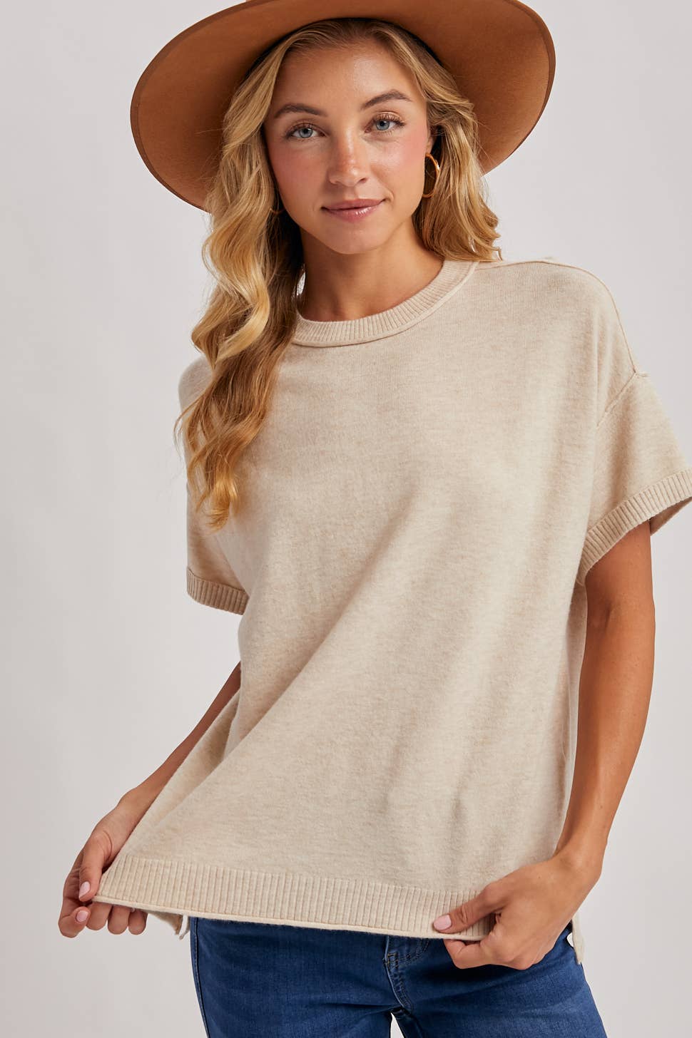 CREW NECK KNIT TOP