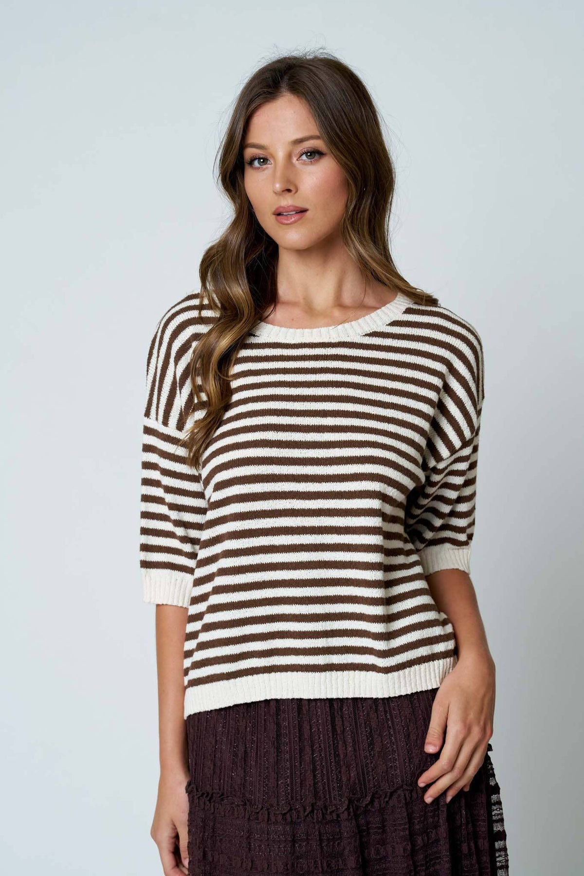 STRIPE SHORT SLEEVE SWEATER
