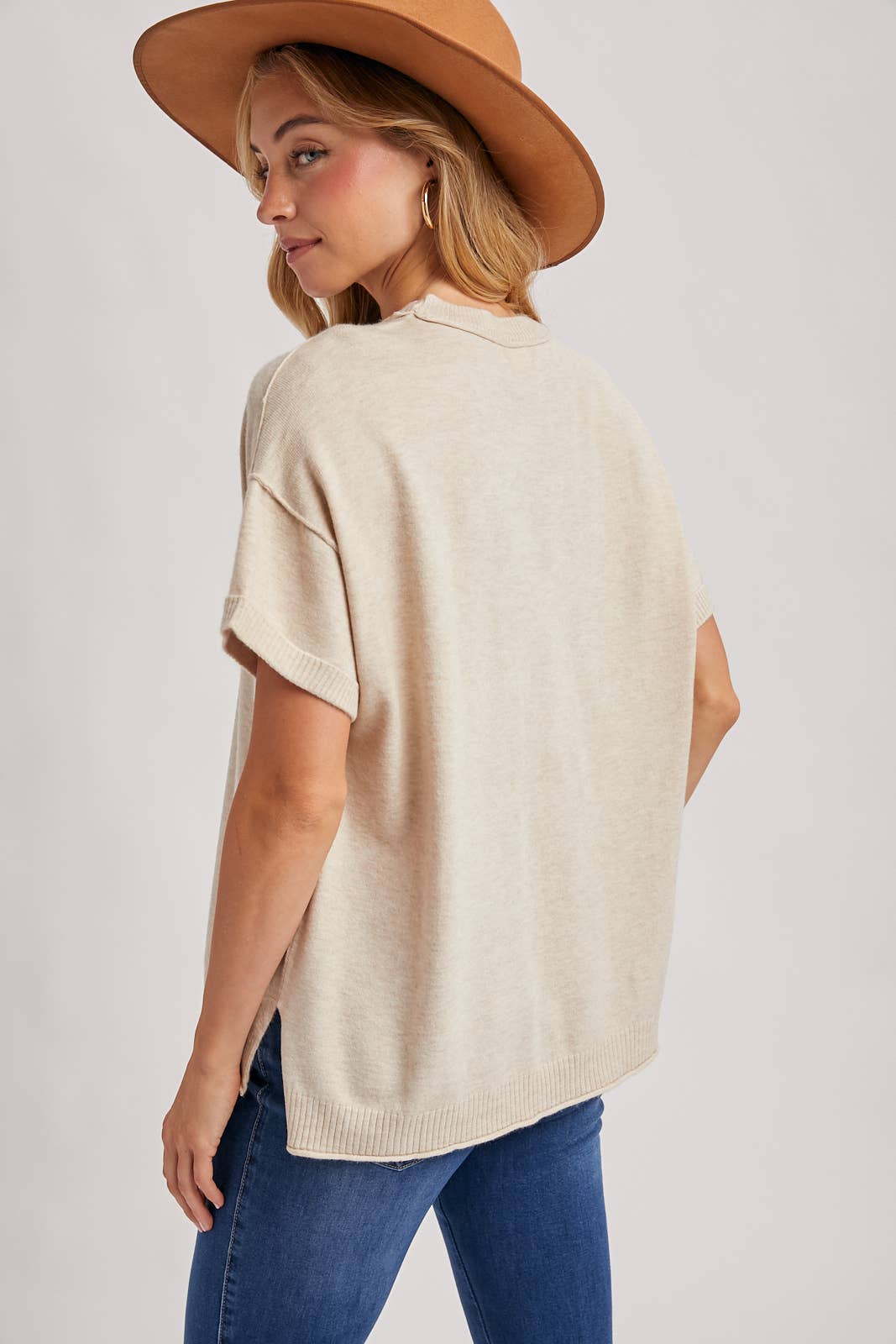 CREW NECK KNIT TOP