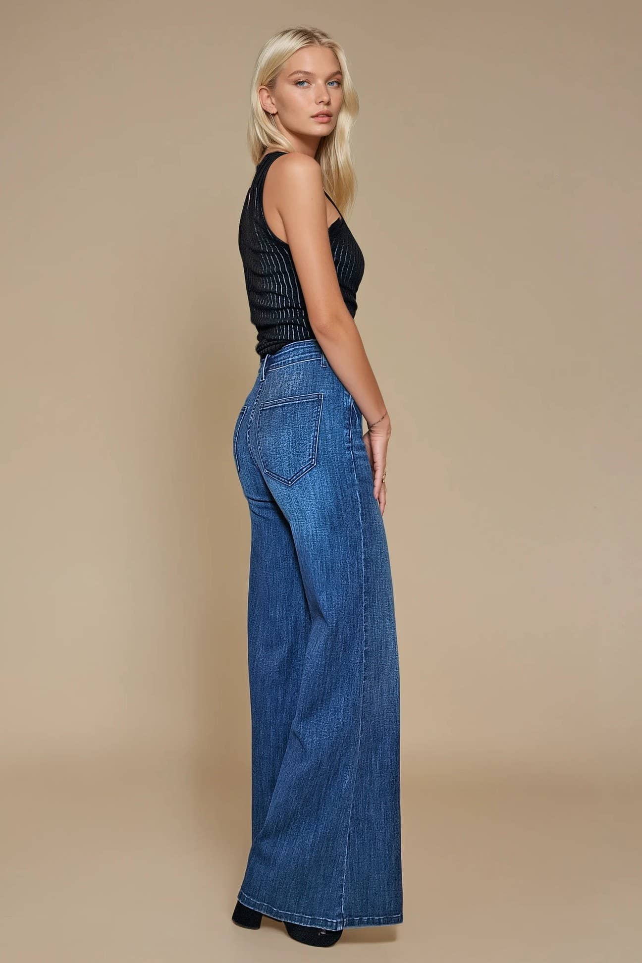 WIDE LEG WASHED JEANS