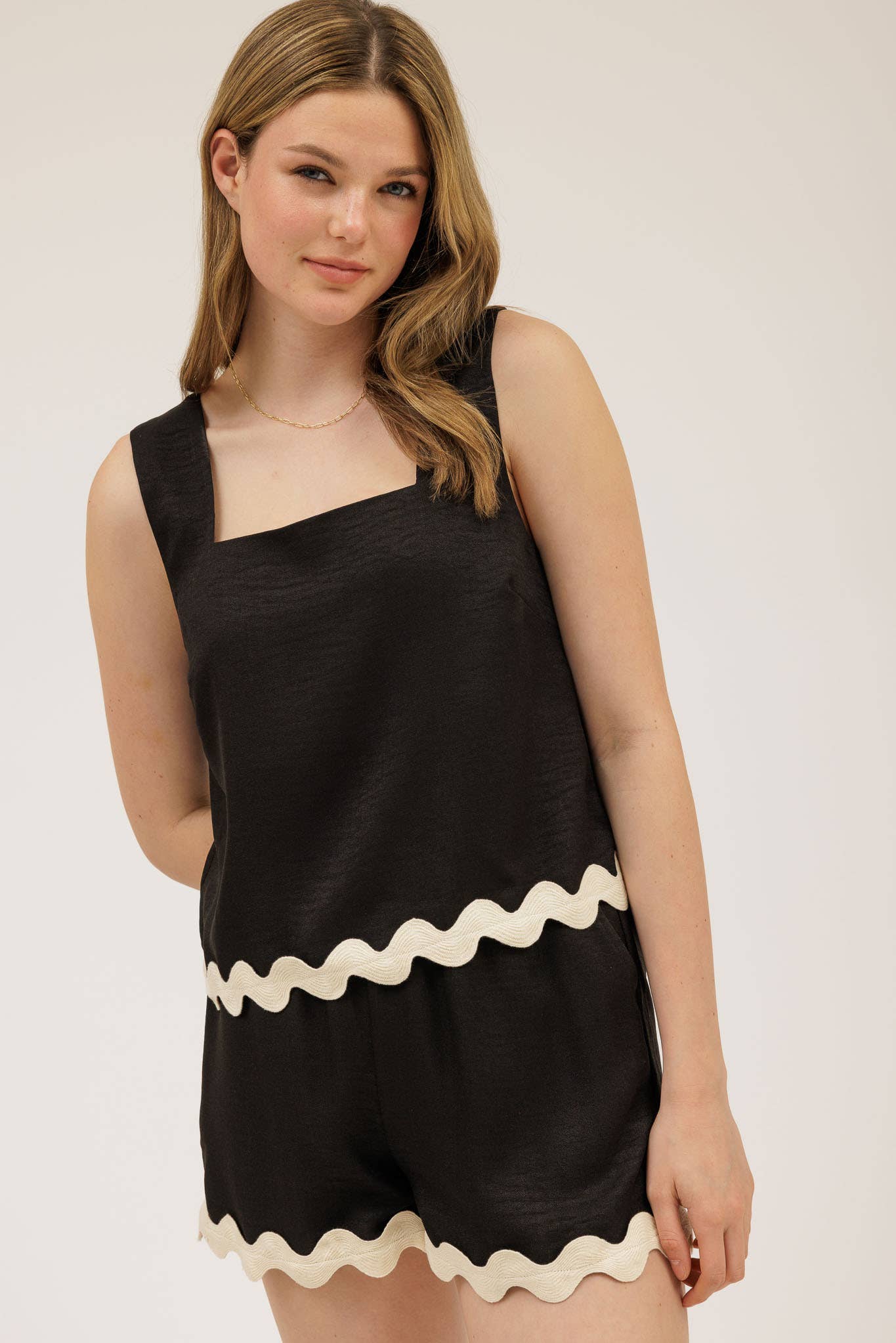 WAVY HEM SHORT SET