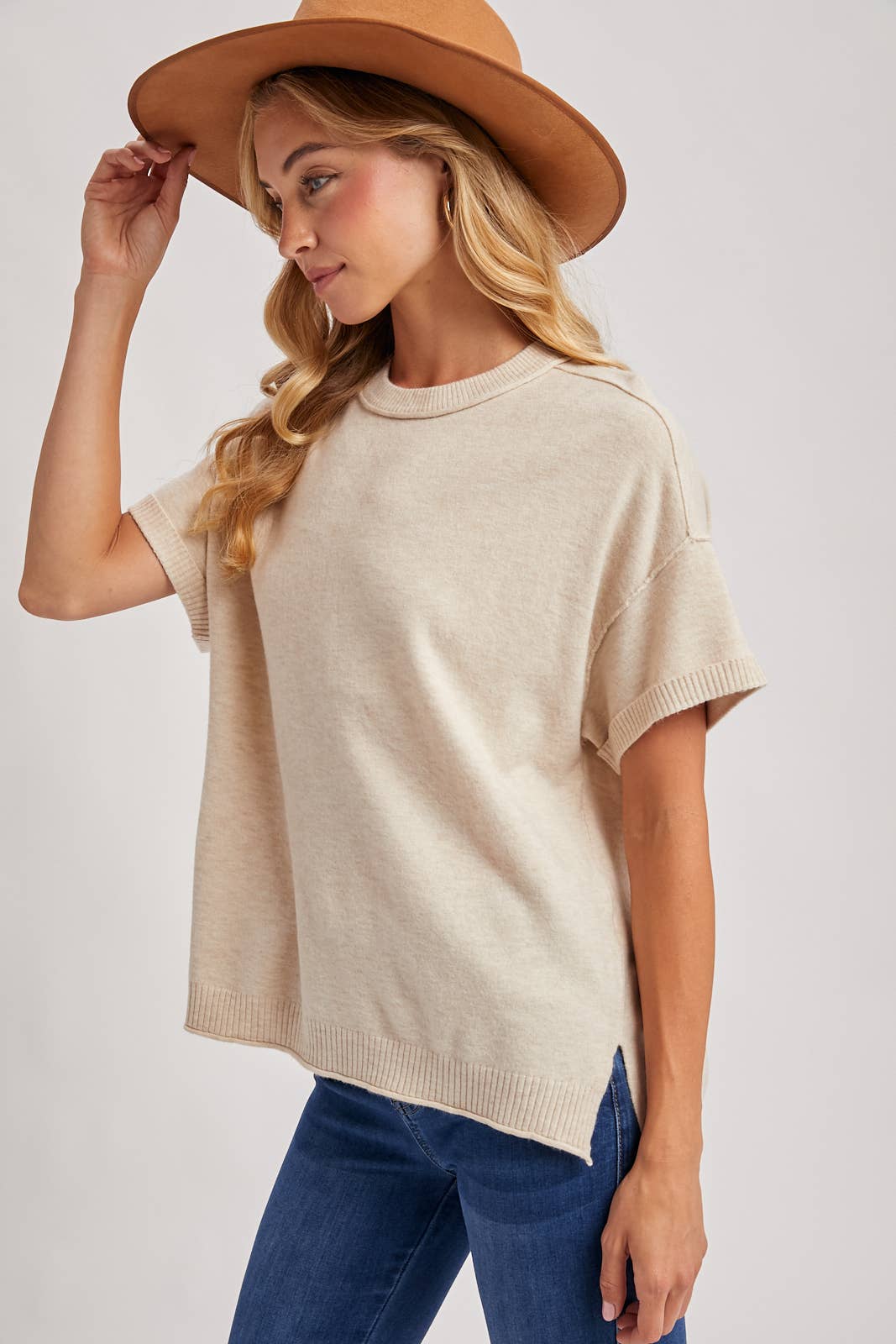CREW NECK KNIT TOP