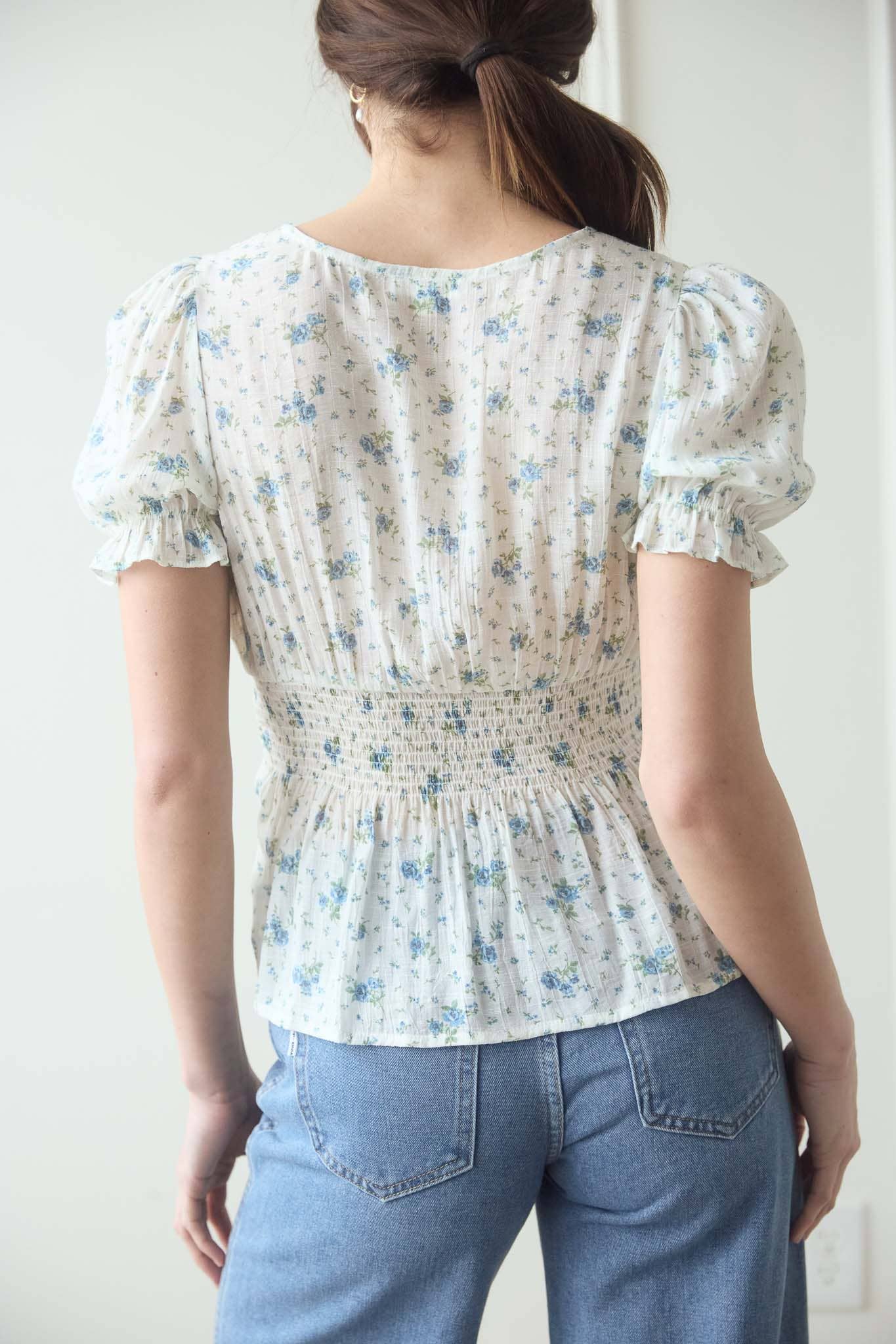 V NECK FLORAL TOP