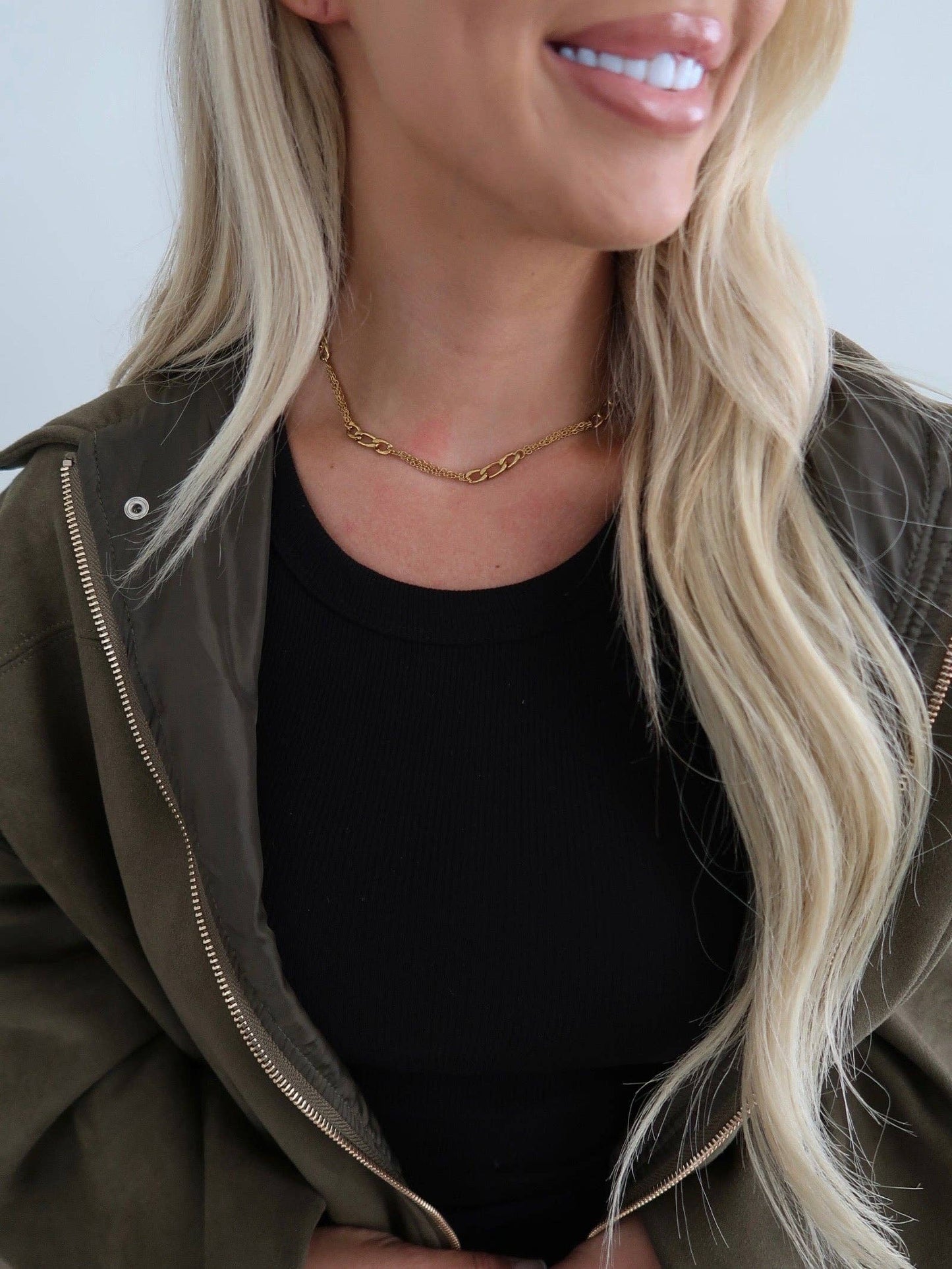 GOLD GRACE NECKLACE