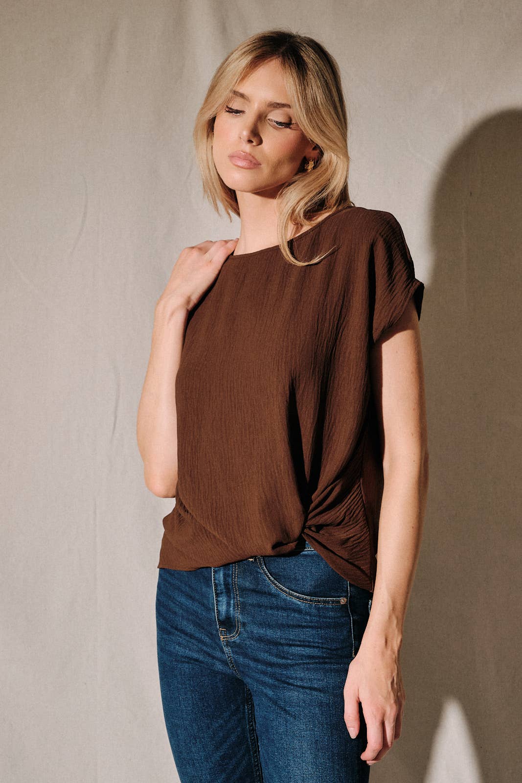 TWIST DETAIL TOP