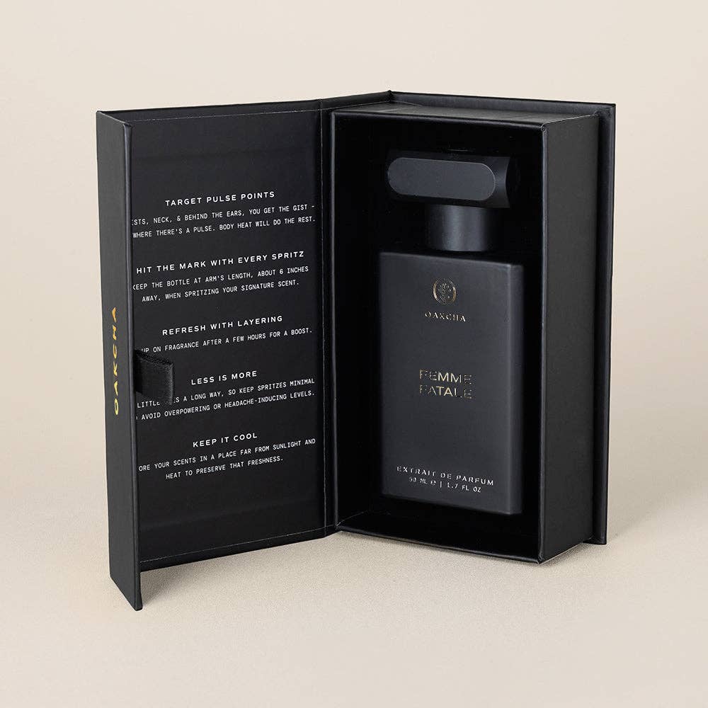 FEMME FATALE